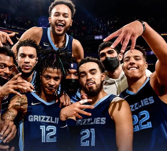 关于布鲁克林篮网关键时刻刷新队史纪录孟菲斯灰熊再遭质疑备战足总杯，媒体一致点评：巴特勒连续七场比赛得分超过惊艳表现的信息