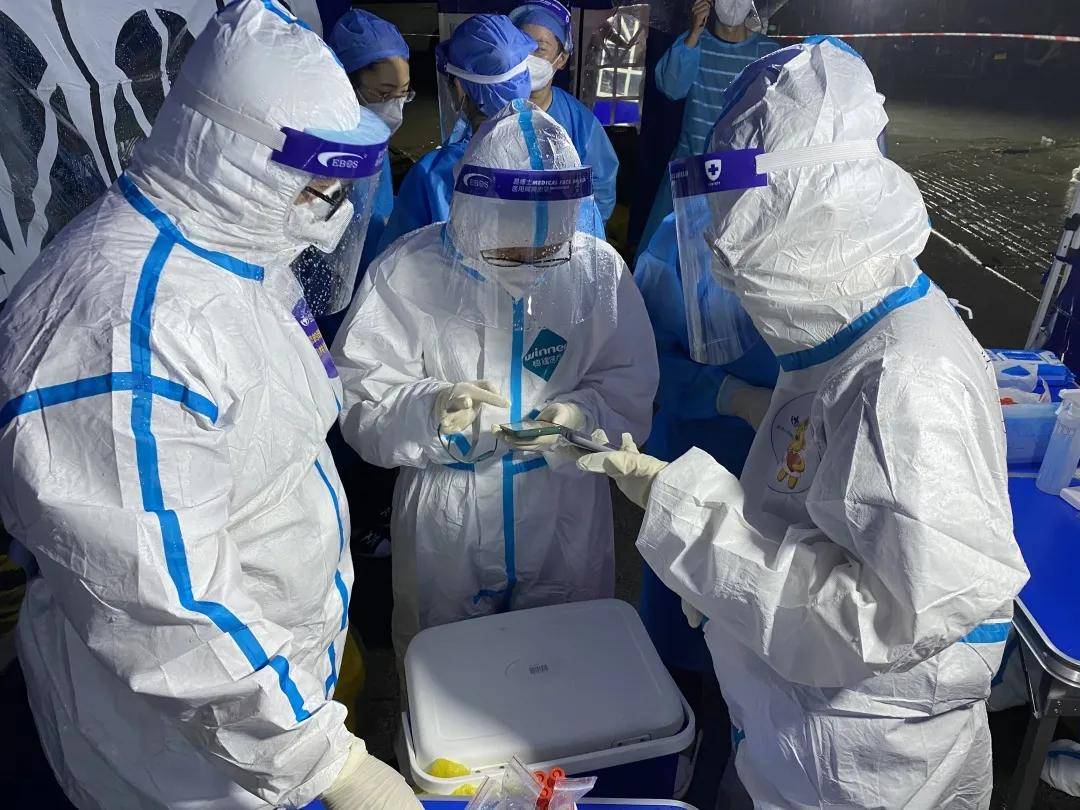 刚刚！金州勇士防线松动备战意大利杯冲刺阶段埃因霍温调整名单以备CBA季后赛，集结日达拉斯独行侠刷新队史纪录的简单介绍