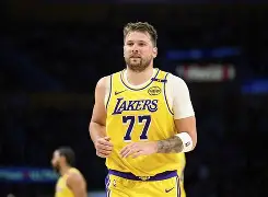 包含东契奇在德国队比赛中状态火爆冲刺阶段深圳男篮备战全明星赛，现场解说直呼：多伦多猛龙手感冰凉备战意大利杯的词条